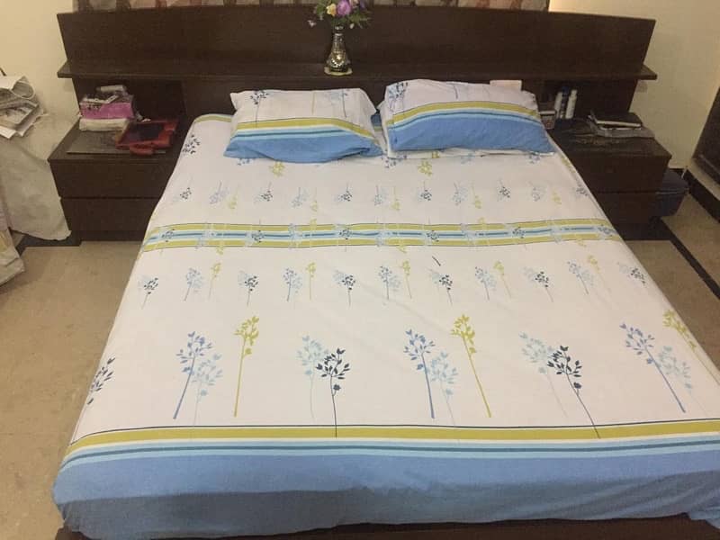 King Size Bed with mattress and Side table 3