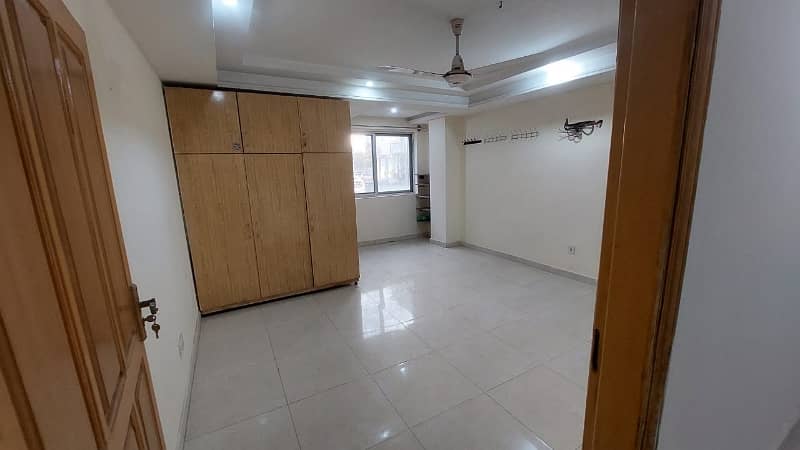 Flat 1 Bed TV Lounge Kitchen For Rent 0