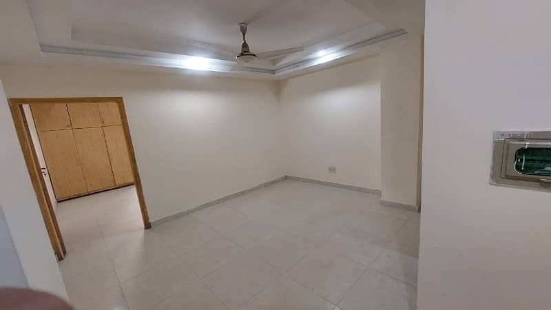 Flat 1 Bed TV Lounge Kitchen For Rent 7
