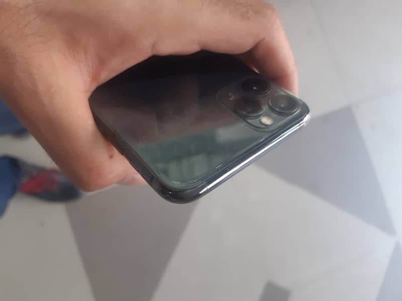 Iphone 11 Pro Max Non Pta Sim working from 9 months Just panel Change 2