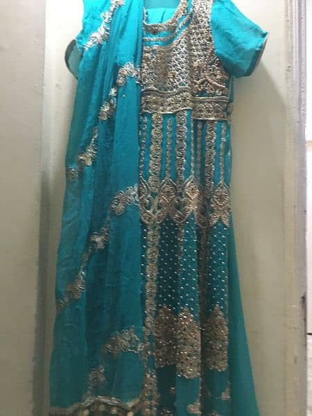 beautiful maxis. . used and in good condition. . 1