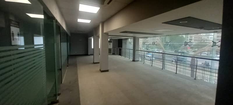 main shahrah e faisal commercial 1000 sq yards showroom for office and outlets 11