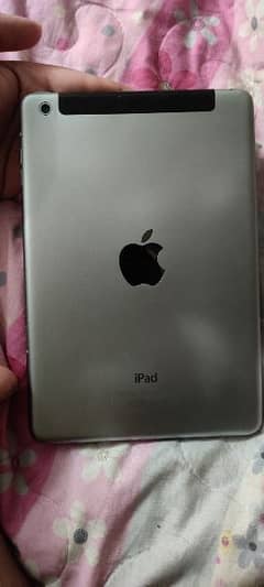 Ipad mini 2 black. . . only screen damage and battery problem 0