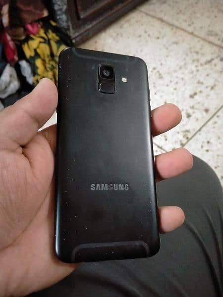 Samsung a6 4/64 official urgent sale 8