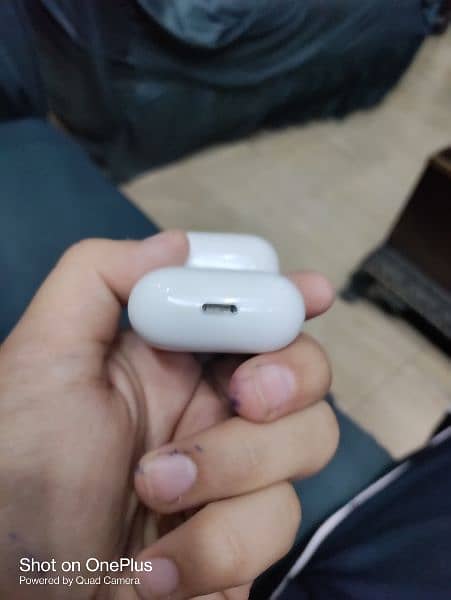 apple airpords 2nd generation 2