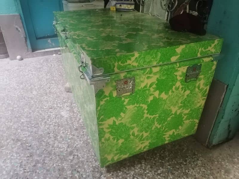 storage box paiti box in new condition 2