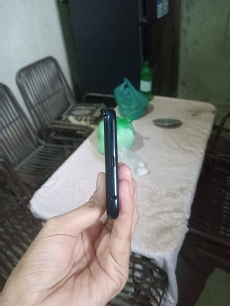 OnePlus n 200 4/64 bilkul new hai koi scratch nhi hai 10 by 10 4