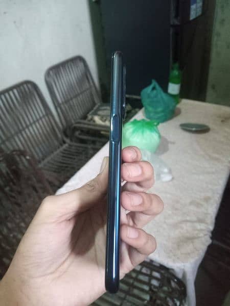 OnePlus n 200 4/64 bilkul new hai koi scratch nhi hai 10 by 10 5