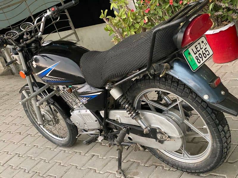 Suzuki GS 150cc 6