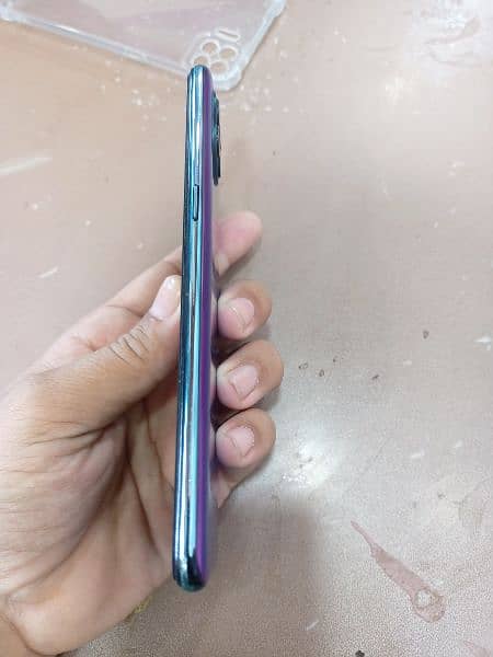 Oppo F17 proo. 10/8 condition 5