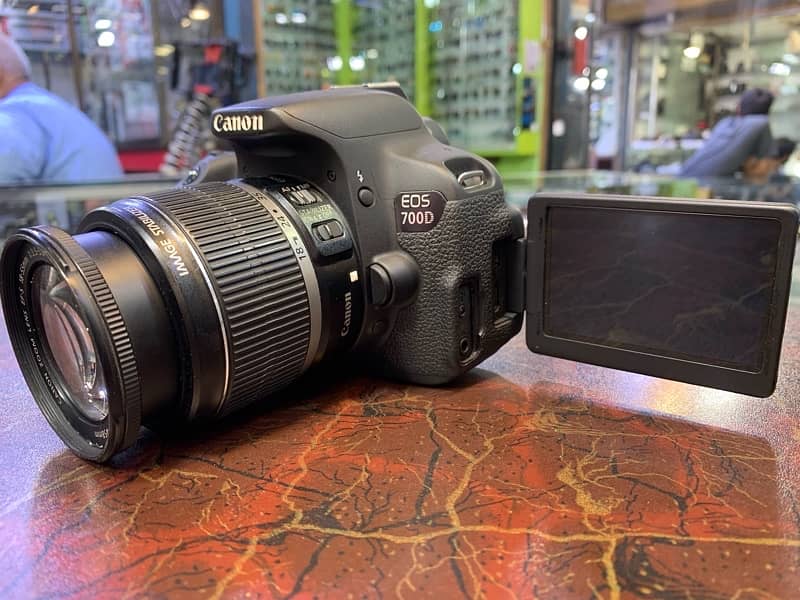 dslr camera canon 700d kit lens 18:55 1 year shop warranty 58000/= 1
