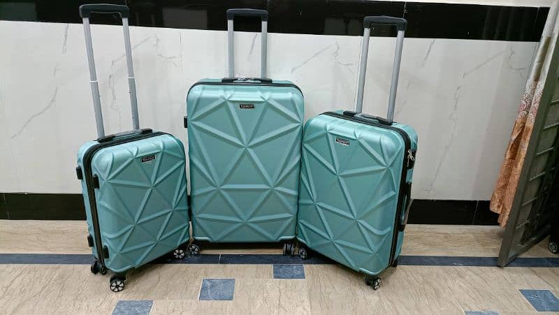 Luggage bags/ travel suitcases/ trolley bags/ travel trolley/ attachi 4