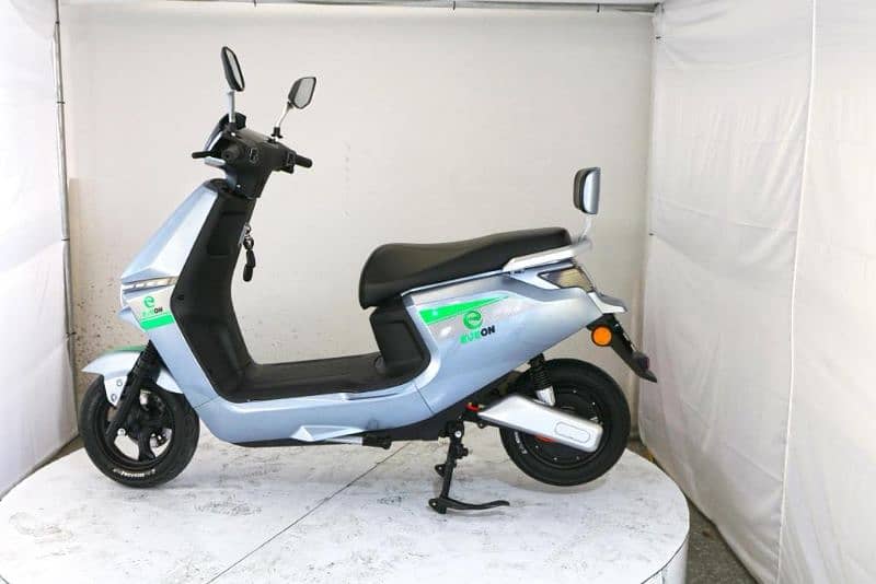 Eveon Pronto Electric Scooty 2024 Model Zero Meter 3