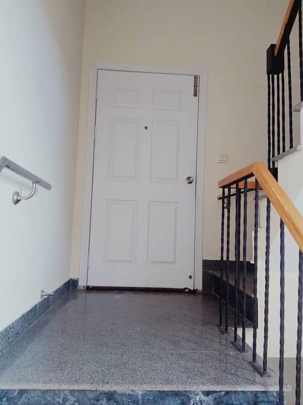 Kanal Upper Portion Available For Rent in LDA Avenue One 2