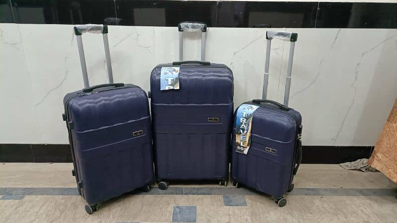 Luggage bags/ travel suitcases/ trolley bags/ travel trolley/ attachi 8