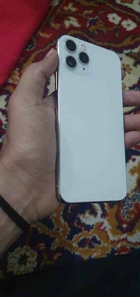 i Phone 11 Pro in very good condition reasonable price 0