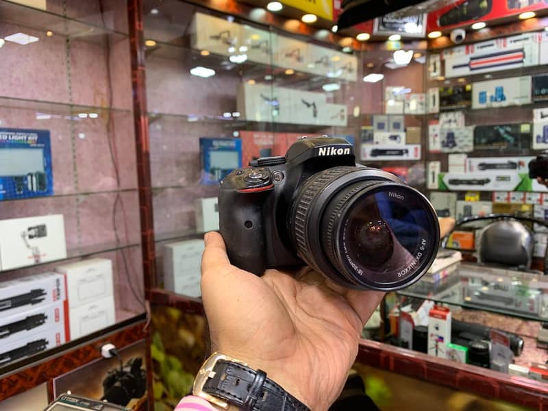 dslr camera nikon d5300 with kit lens 18-55 contact 03282081035 3