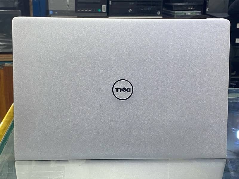 Dell XPS 9360 i7 7th generation 8 Gb ram 256 SSD condition 10 by 9.5 1