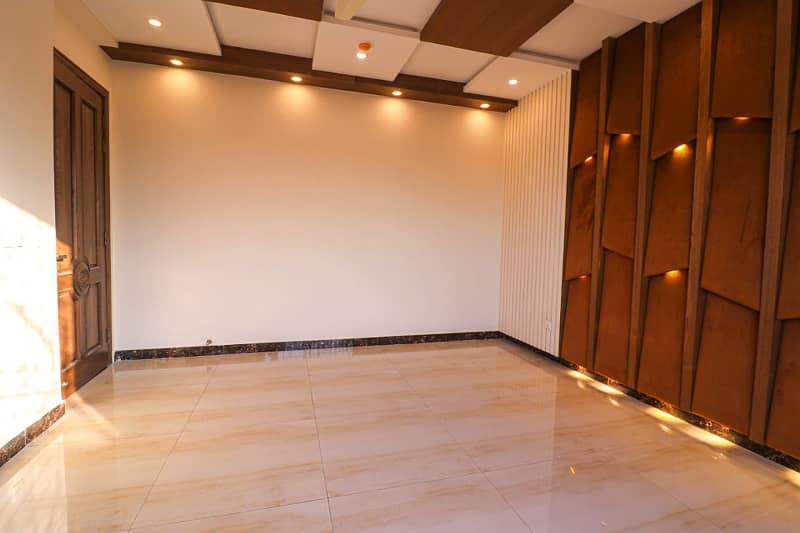 1 Kanal Spanish House For Sale in DHA Phase 7 Near Park & Commercials 5