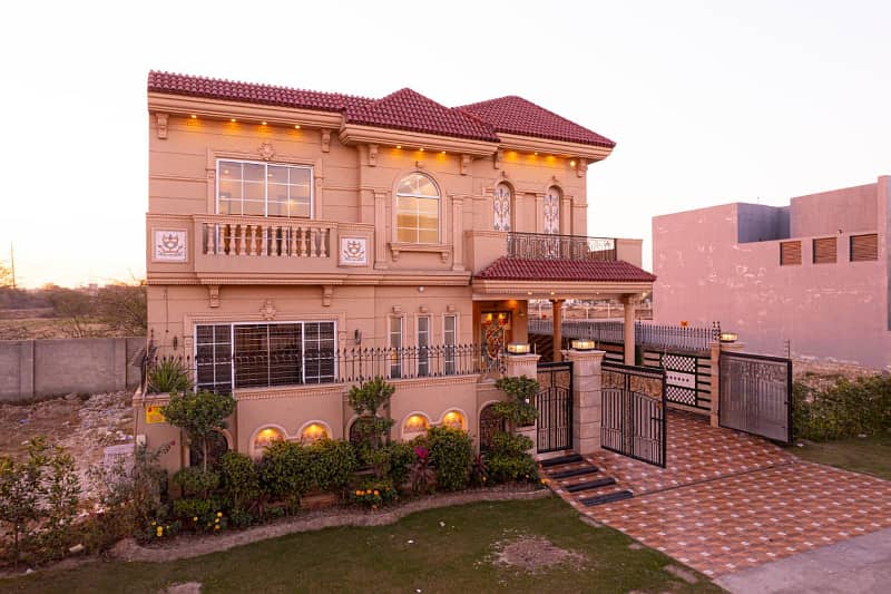 1 Kanal Spanish House For Sale in DHA Phase 7 Near Park & Commercials 23