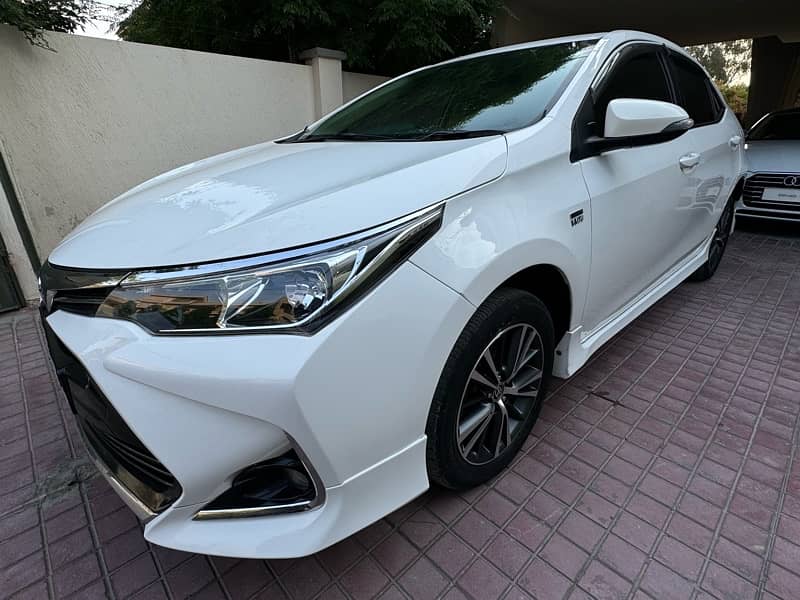 Toyota Corolla Altis 1.6 X 3