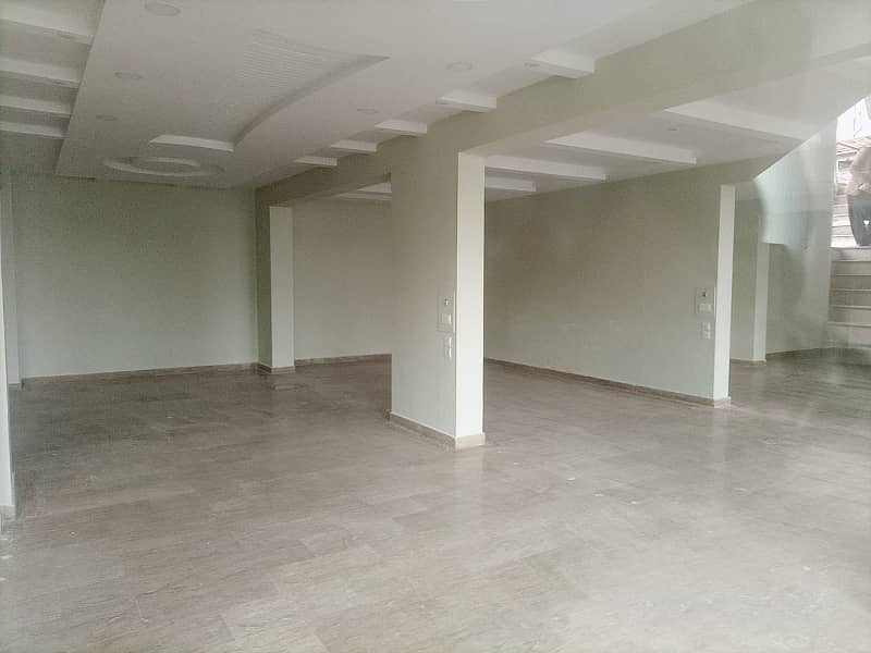 E-11 Outclassed Location Commercial Space Available For Rent 3