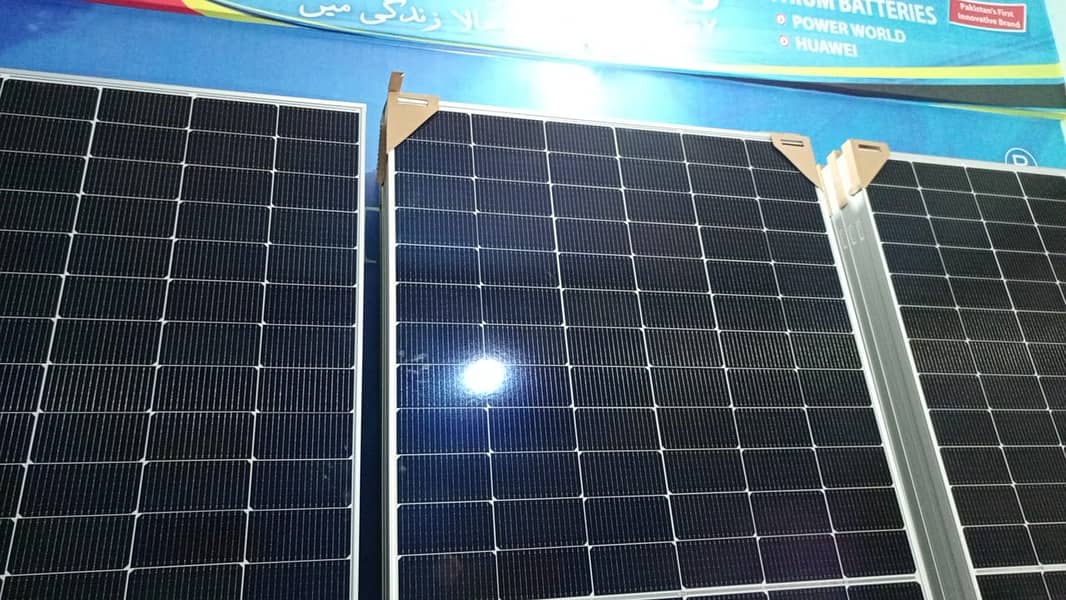 Solar panels n type double glass with 12 year warranty 17