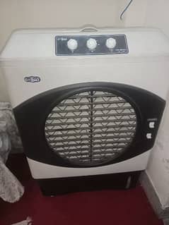 sale air cooler used only 3 to 4 days have also 3 ice pad 0