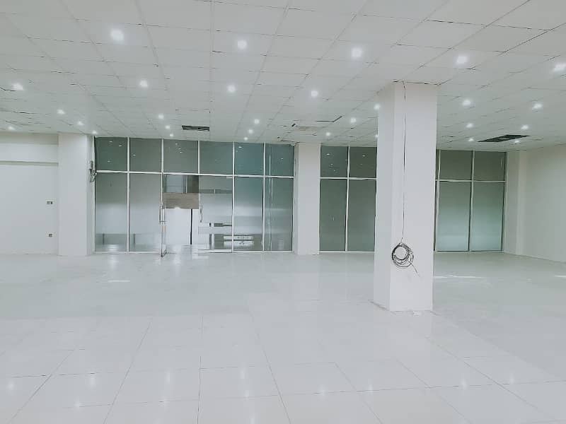 3000 Square Feet Office Very Low Rent Real Pictures Main Boulevard Gulberg Lahore For Rent 0