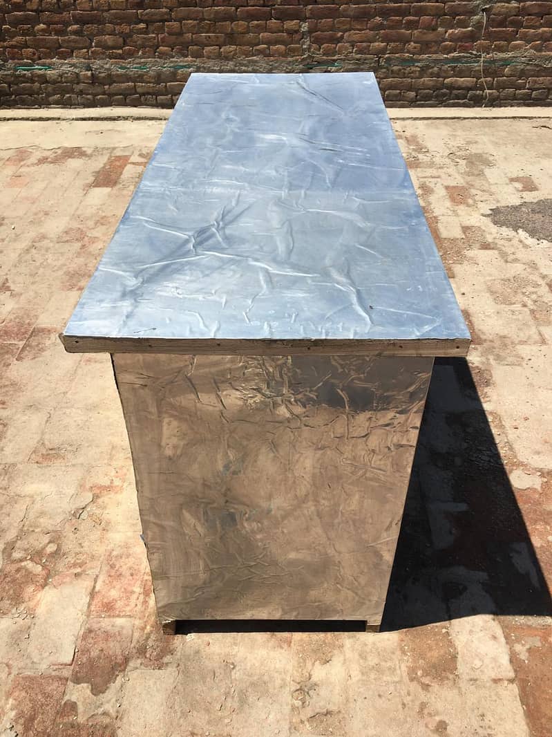 COUNTER FOR SALE COVER WITH METAL WATERPROOF SHEET 7