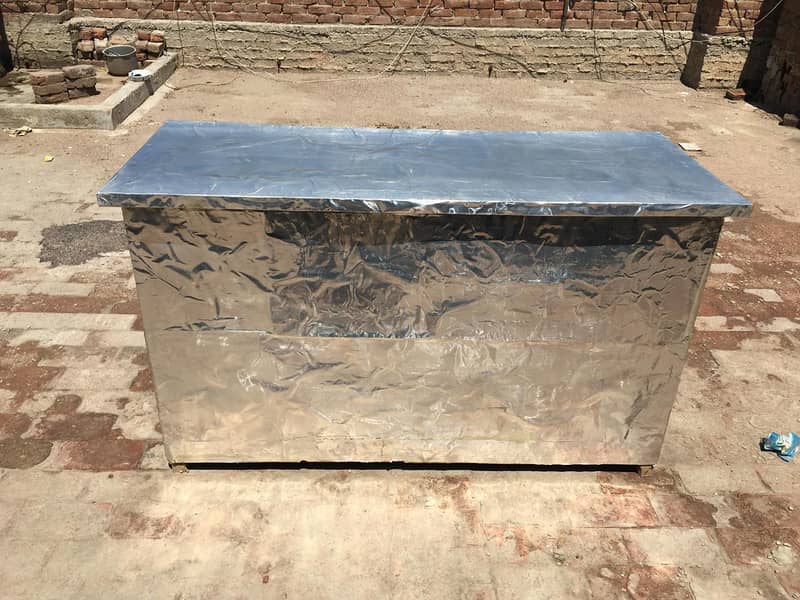 COUNTER FOR SALE COVER WITH METAL WATERPROOF SHEET 10