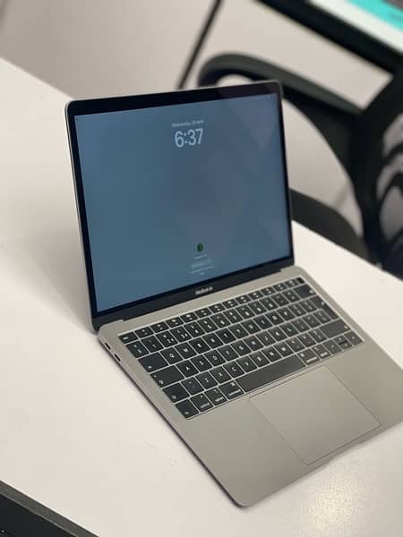 Apple Macbook air 2020, Ci5 13”  16Gb ram 500Gb ssd 2