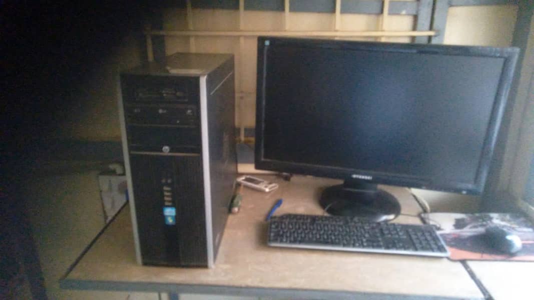 HP downloading PC desktop computer 8 TB full with movies, complete 2
