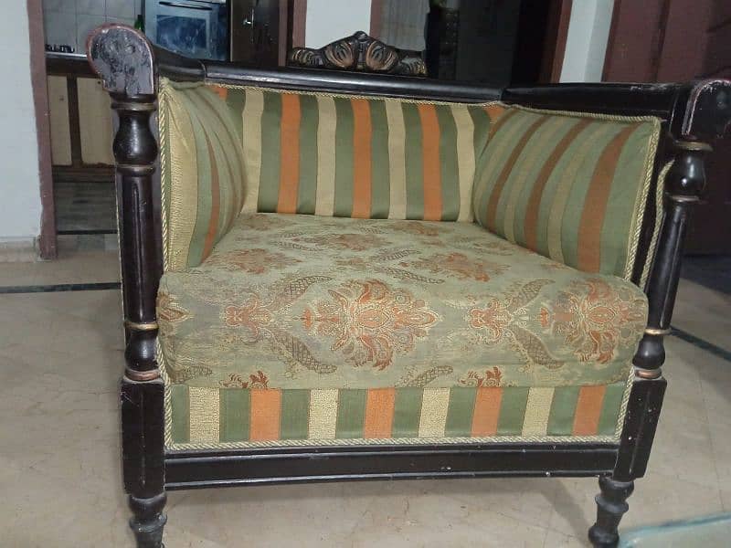 Sofa Set for Sale in Good Condition 0