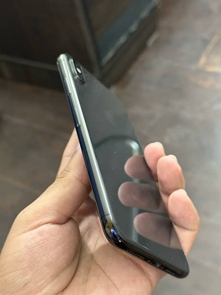 Iphone xsmax pta approved dual sim 64gb  10/10 condition 2