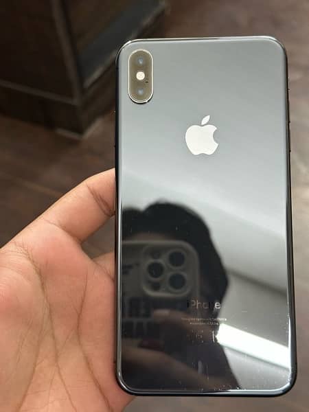 Iphone xsmax pta approved dual sim 64gb  10/10 condition 8