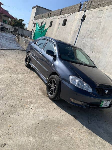 Toyota Corolla 2D Saloon for sell 2004 model 10/10 like brand new 16