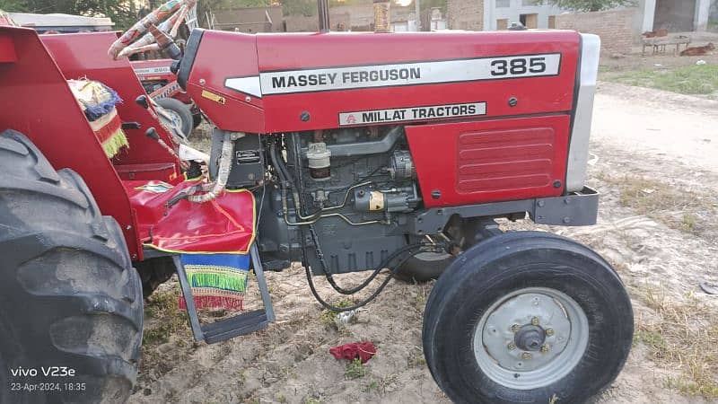 Tractor 385 Massey Ferguson 3