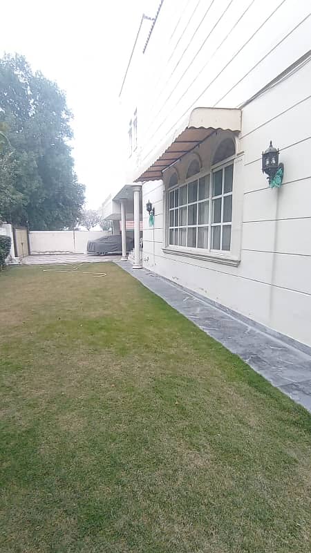 A Beautiful And Allegiance 2 Kanal House Available For Rent In Bahria Town Lahore It Is Available At Very Affordable Rate 3