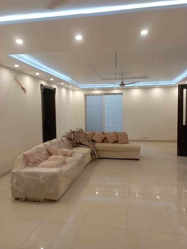 A Beautiful And Allegiance 2 Kanal House Available For Rent In Bahria Town Lahore It Is Available At Very Affordable Rate 15