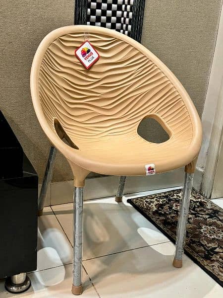 Pure Plastic Chairs in wholesale 0