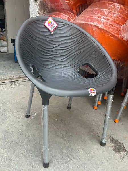 Pure Plastic Chairs in wholesale 1