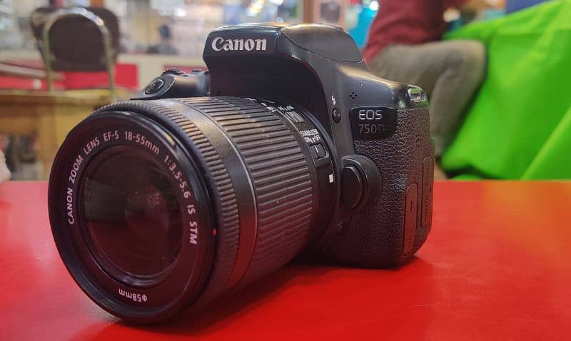 CANON 750D With 18-55 Is STM. 0