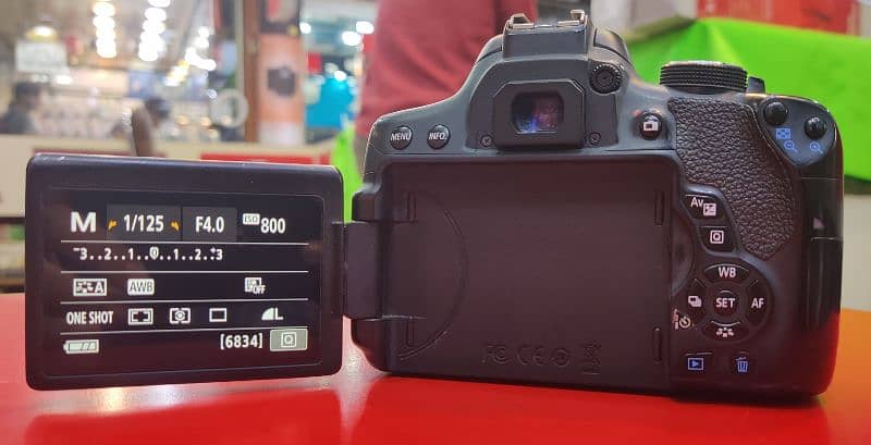 CANON 750D With 18-55 Is STM. 3