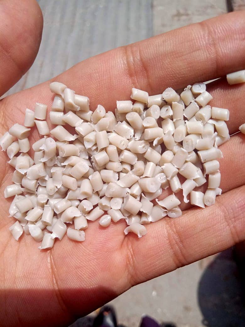 Plastic crush chunai ke liye laboue chahiye ghar per bhi daingay 0