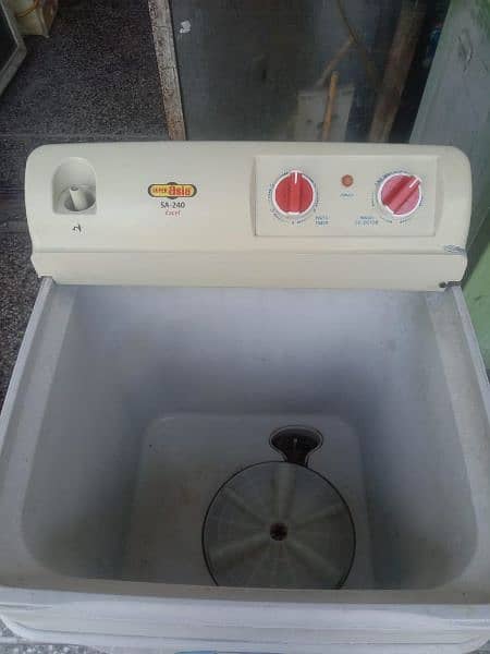 Super Asia washing machine looking good New moter moter coper 5