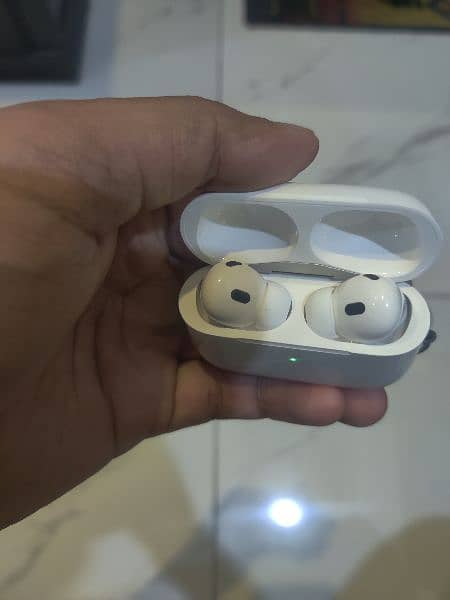 Airpods pro 2 with magsafe 3
