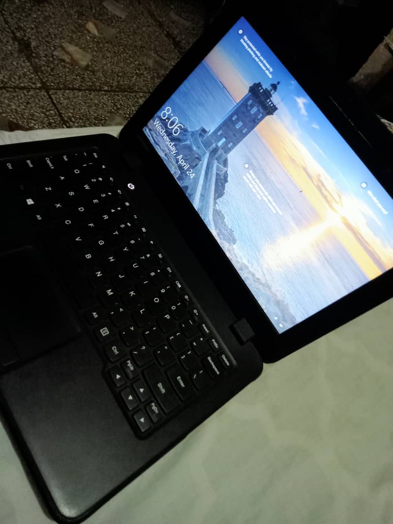Lenovo multifunctional laptop+tablate 4