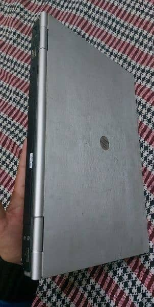 HP core i 7 
Elitebook 8560p 1