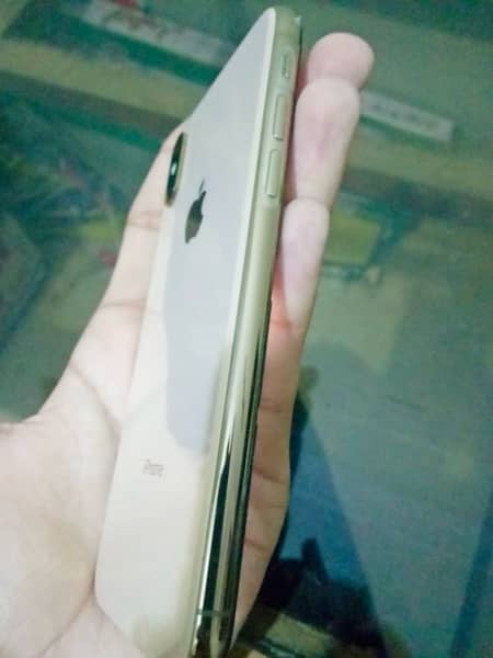 Apple IPhone XS GOLD 64 GB 10/10 Condition Best For Camera N Gaming 1